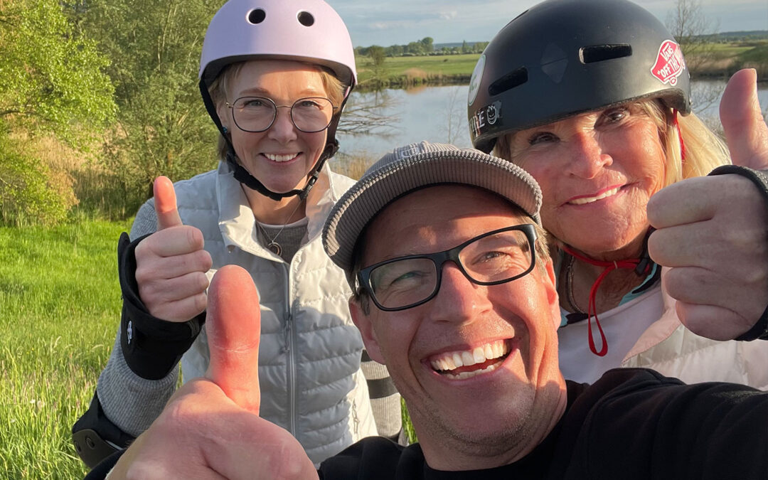 Skatecoaching der besonderen Art – Zwei Wiedereinsteiger rollen los!